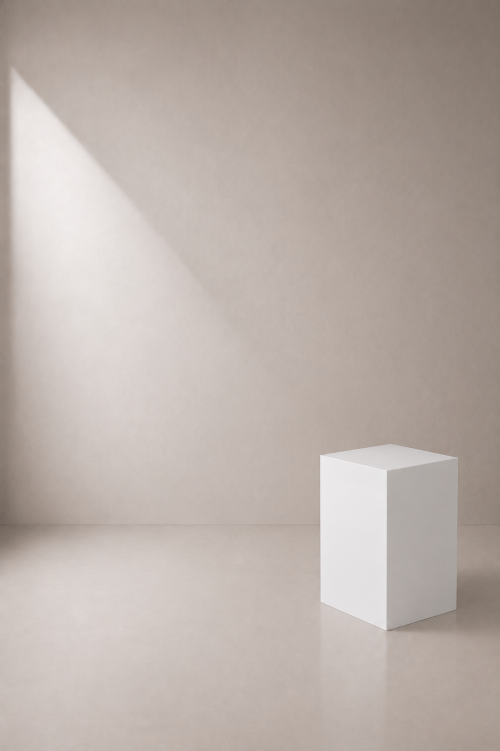 Le Minou Wooden Pedestal - Image 2