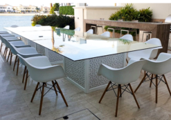Glamour and Grace: Glass Dining Tables in Dubai for Lavish Gatherings