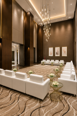 gold coffee table for rent in Dubai, Abu Dhabi, UAE